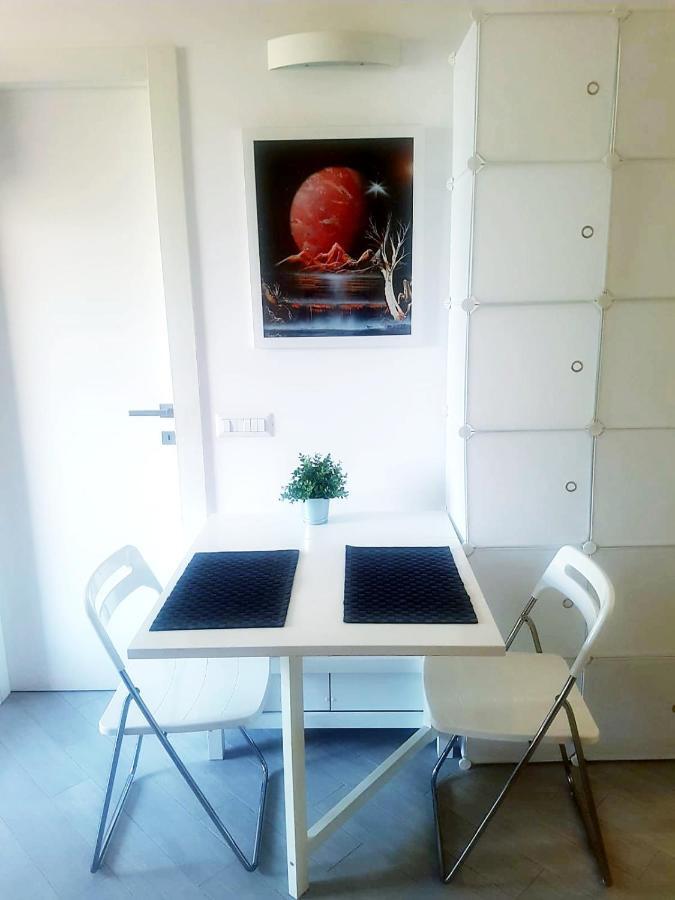 Open Space Aldobrandini ลิโด ดิ ออสเตีย ภายนอก รูปภาพ
